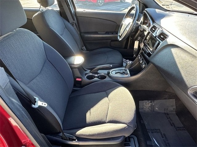 2013 Chrysler 200 Touring