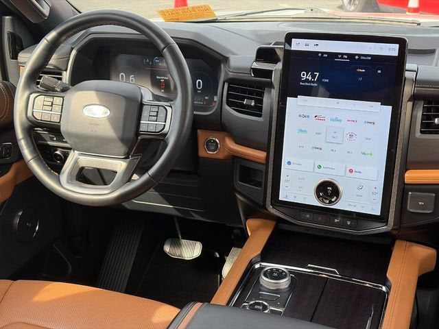2024 Ford Expedition Platinum