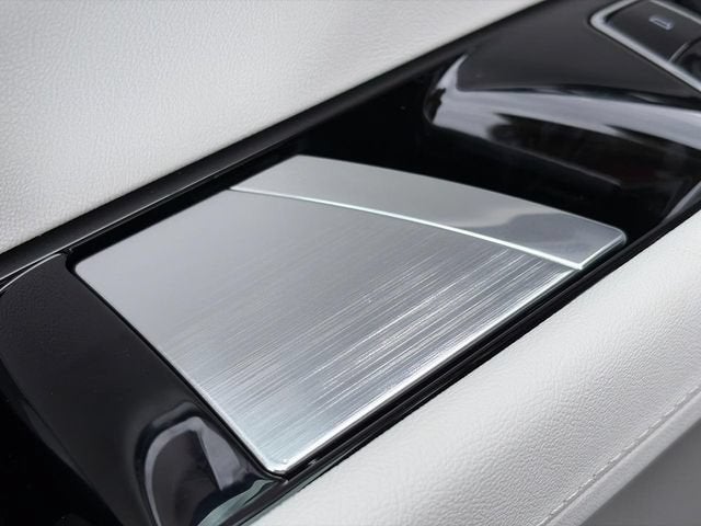 2027 Cadillac VISTIQ Luxury