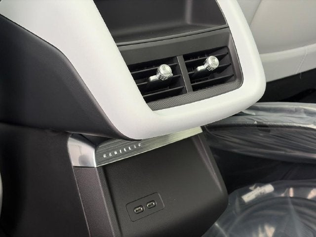 2027 Cadillac LYRIQ Luxury - Photo 8