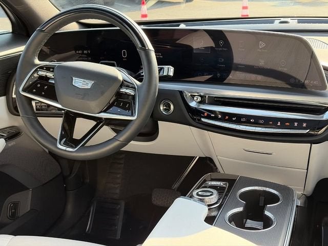 2024 Cadillac LYRIQ Luxury 3