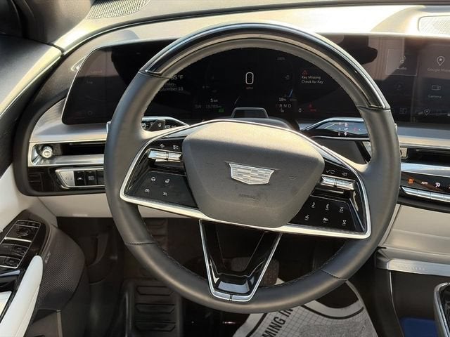 2024 Cadillac LYRIQ Luxury 3