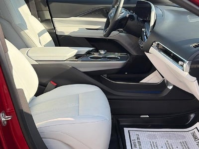 2024 Cadillac LYRIQ Luxury 3