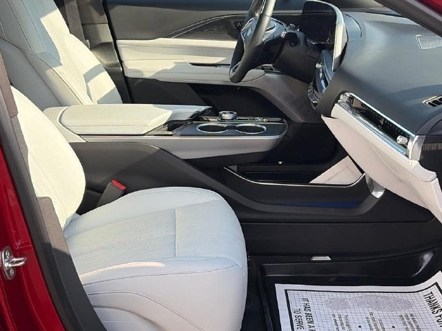 2024 Cadillac LYRIQ Luxury 3