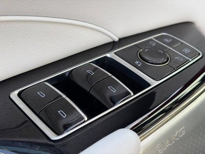 2024 Cadillac LYRIQ Luxury 3