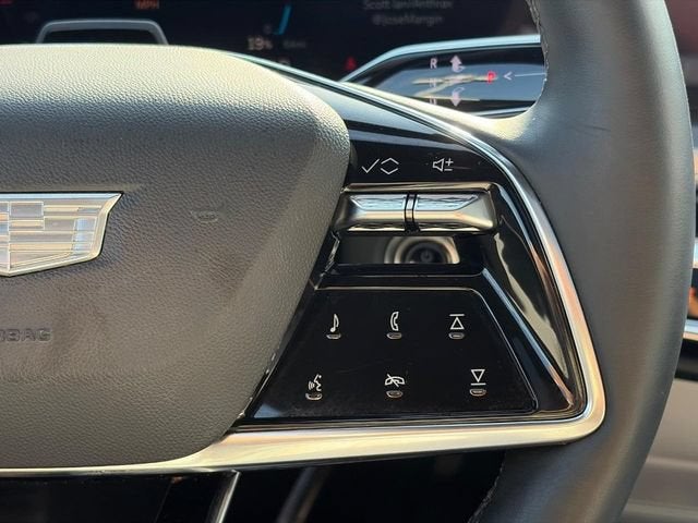 2024 Cadillac LYRIQ Luxury 3