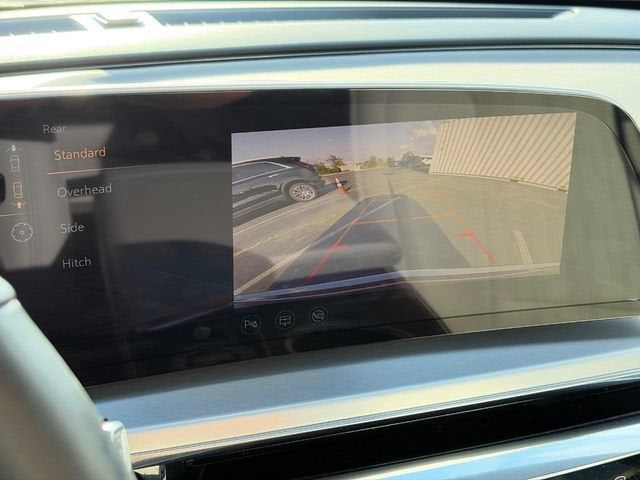 2024 Cadillac LYRIQ Luxury 3