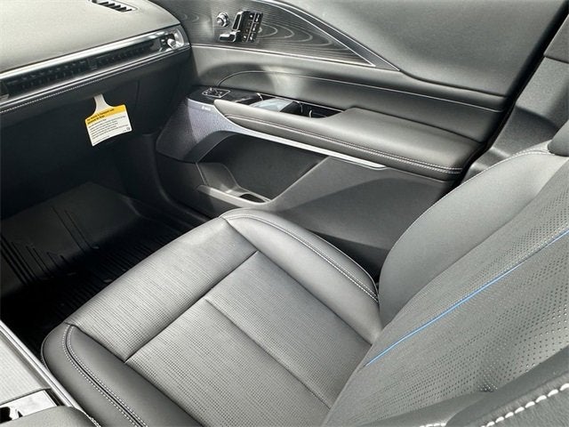 2025 Cadillac LYRIQ Luxury 3