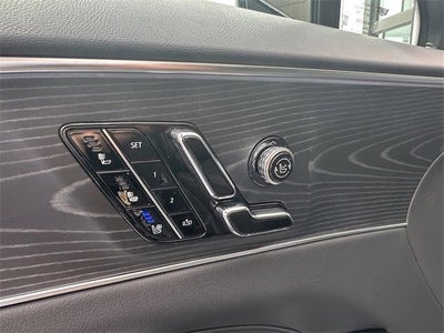 2025 Cadillac LYRIQ Luxury 3