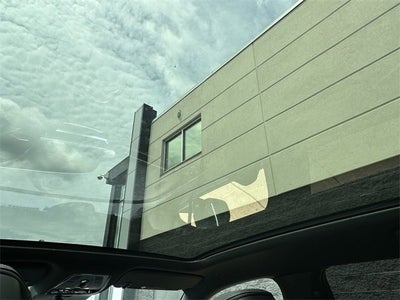 2025 Cadillac LYRIQ Luxury 3