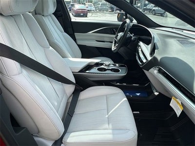2025 Cadillac LYRIQ Luxury 3