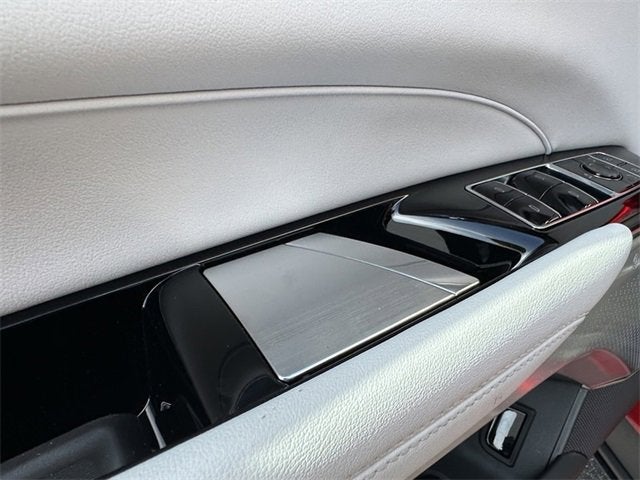 2025 Cadillac LYRIQ Luxury 3