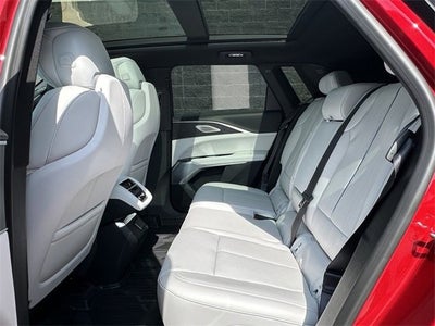 2025 Cadillac LYRIQ Luxury 3