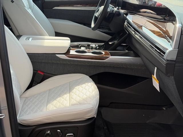 2026 Cadillac Escalade Platinum Sport - Photo 16