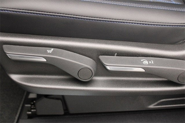 2025 Cadillac ESCALADE IQ Luxury 1