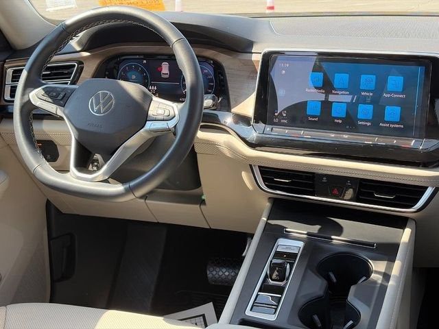 2024 Volkswagen Atlas 2.0T SE
