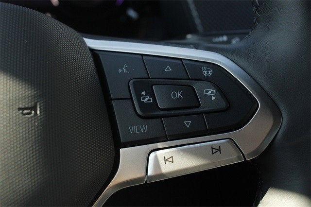 2025 Volkswagen Atlas Cross Sport 2.0T SEL Premium R-Line