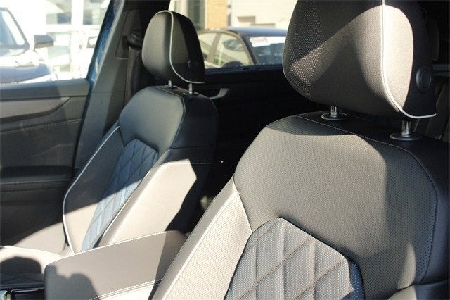 2025 Volkswagen Atlas Cross Sport 2.0T SEL Premium R-Line