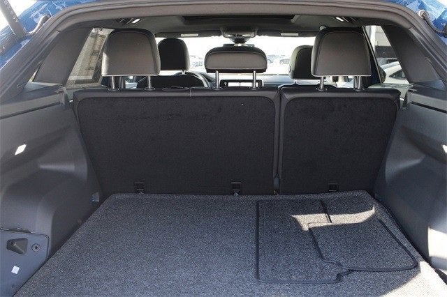 2025 Volkswagen Atlas Cross Sport 2.0T SEL Premium R-Line