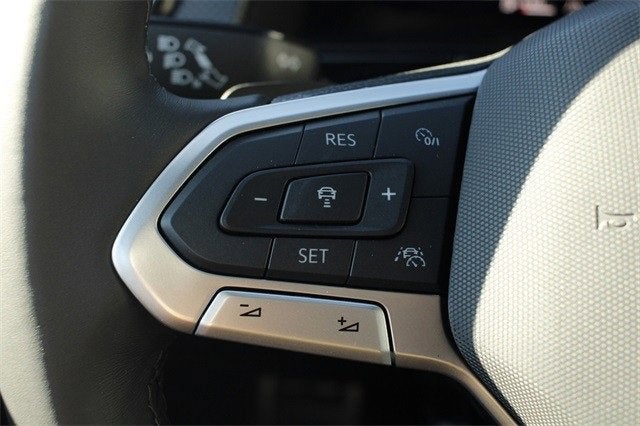 2025 Volkswagen Atlas Cross Sport 2.0T SEL Premium R-Line