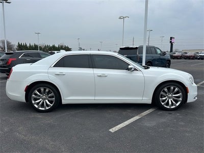 2019 Chrysler 300 Touring