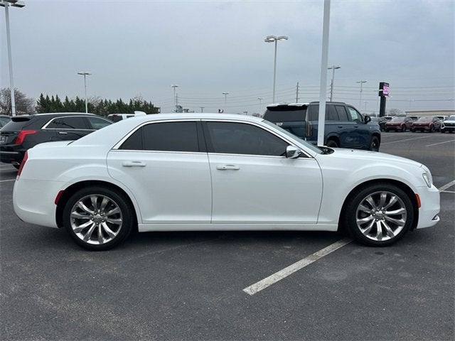 2019 Chrysler 300 Touring