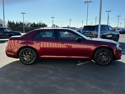 2019 Chrysler 300 Touring