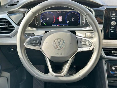2025 Volkswagen Taos SEL