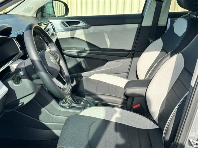 2025 Volkswagen Taos SEL