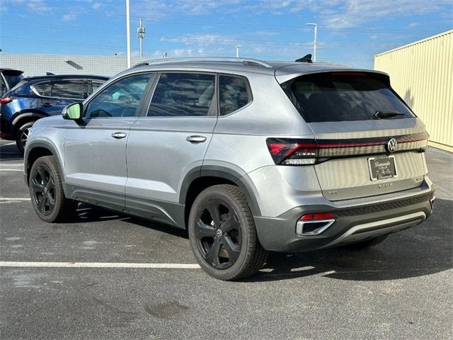 2025 Volkswagen Taos SEL