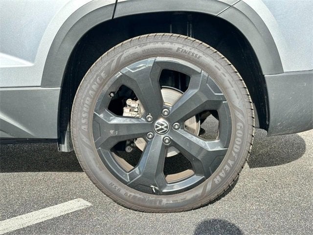 2025 Volkswagen Taos SEL