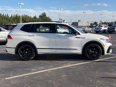 2023 Volkswagen Tiguan SE R-Line Black