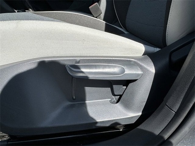 2025 Volkswagen Taos S