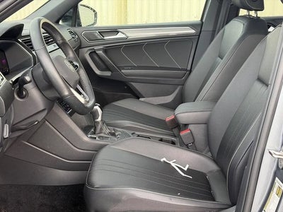 2023 Volkswagen Tiguan SE R-Line Black