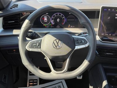 2025 Volkswagen Tiguan SE R-Line Black