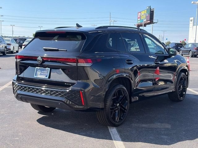 2025 Volkswagen Tiguan SE R-Line Black