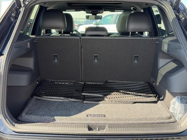 2025 Volkswagen Tiguan SE R-Line Black