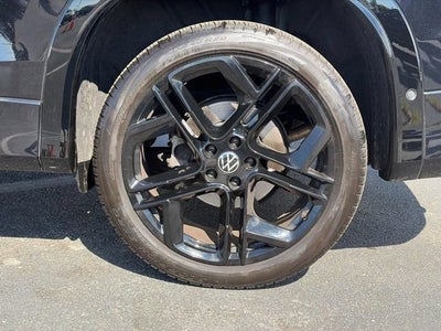 2025 Volkswagen Tiguan SE R-Line Black