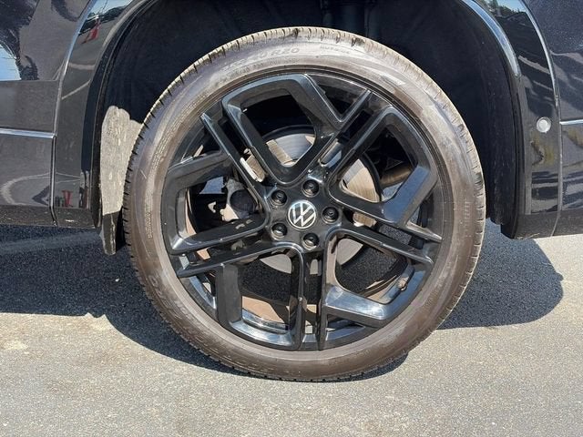 2025 Volkswagen Tiguan SE R-Line Black