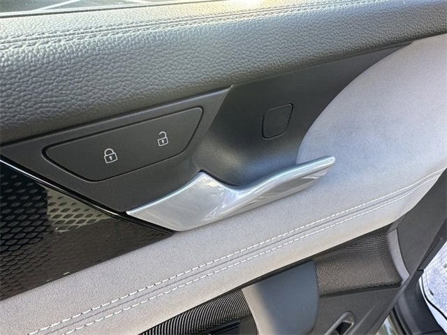 2025 Volkswagen Tiguan SE R-Line Black