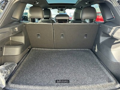 2025 Volkswagen Tiguan SE R-Line Black