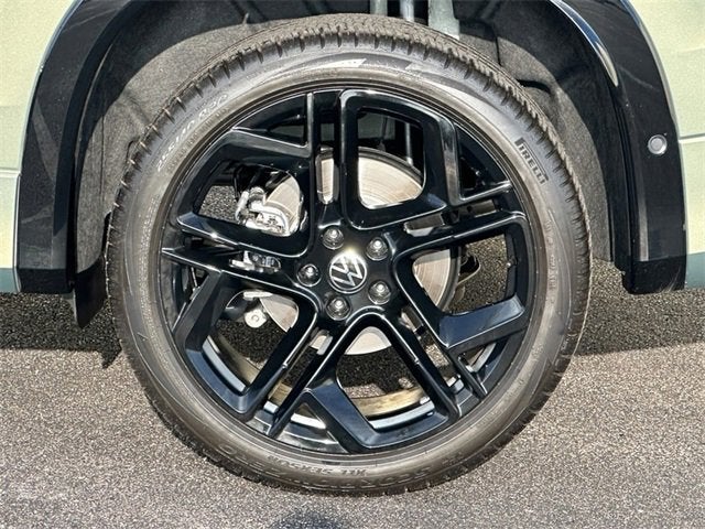 2025 Volkswagen Tiguan SE R-Line Black