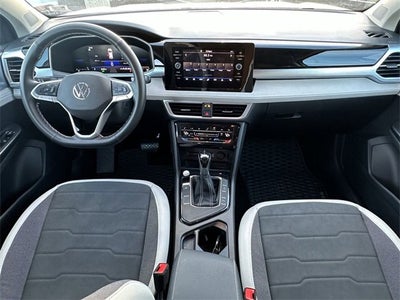 2025 Volkswagen Taos SE