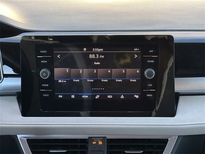 2025 Volkswagen Taos SE