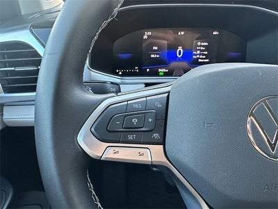 2025 Volkswagen Taos SE