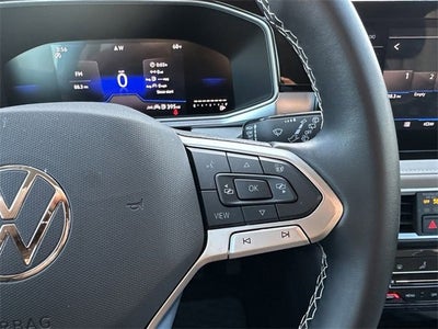 2025 Volkswagen Taos SE