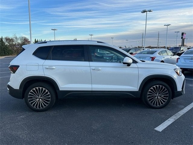 2025 Volkswagen Taos SE