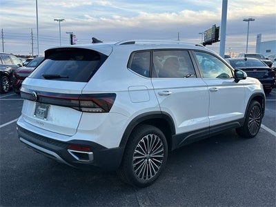 2025 Volkswagen Taos SE