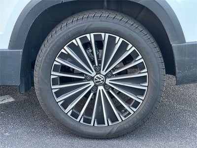 2025 Volkswagen Taos SE