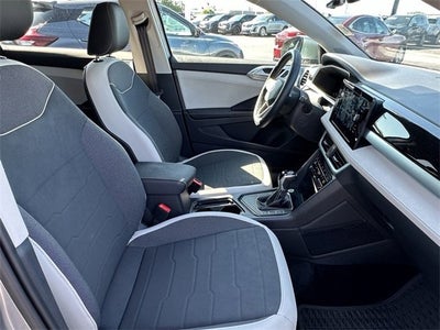 2025 Volkswagen Taos SE